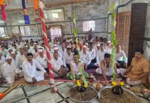 वडगावच्या श्री पोटोबा महाराज व आई जोगेश्वरी मंदिरात घटस्थापना संपन्न! शंभर वर्षांहून अधिक काळाची परंपरा आजही कायम; पंचक्रोशीतील ग्रामस्थांची धान्य घेण्यासाठी मंदिरात उपस्थिती